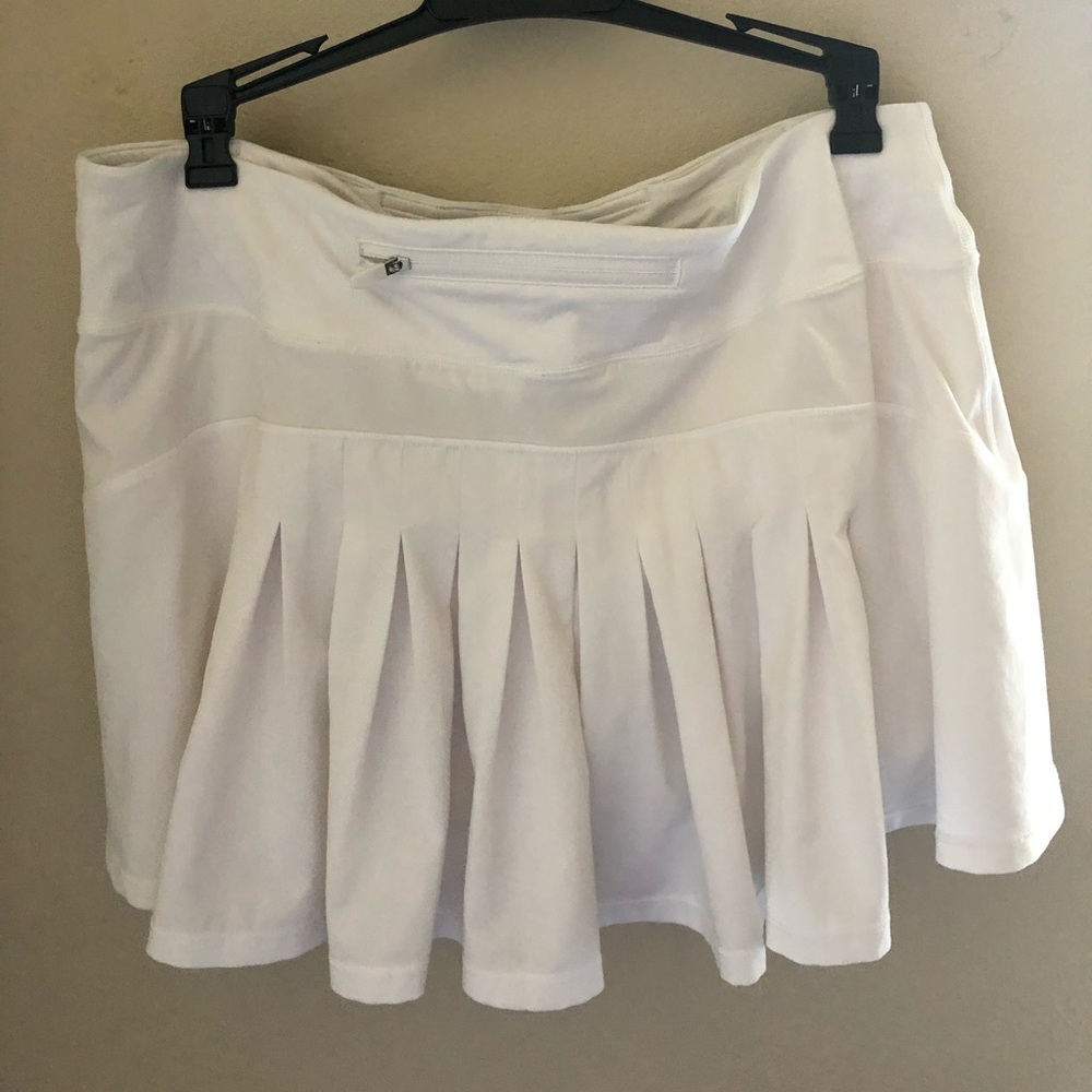 White lululemon skirt